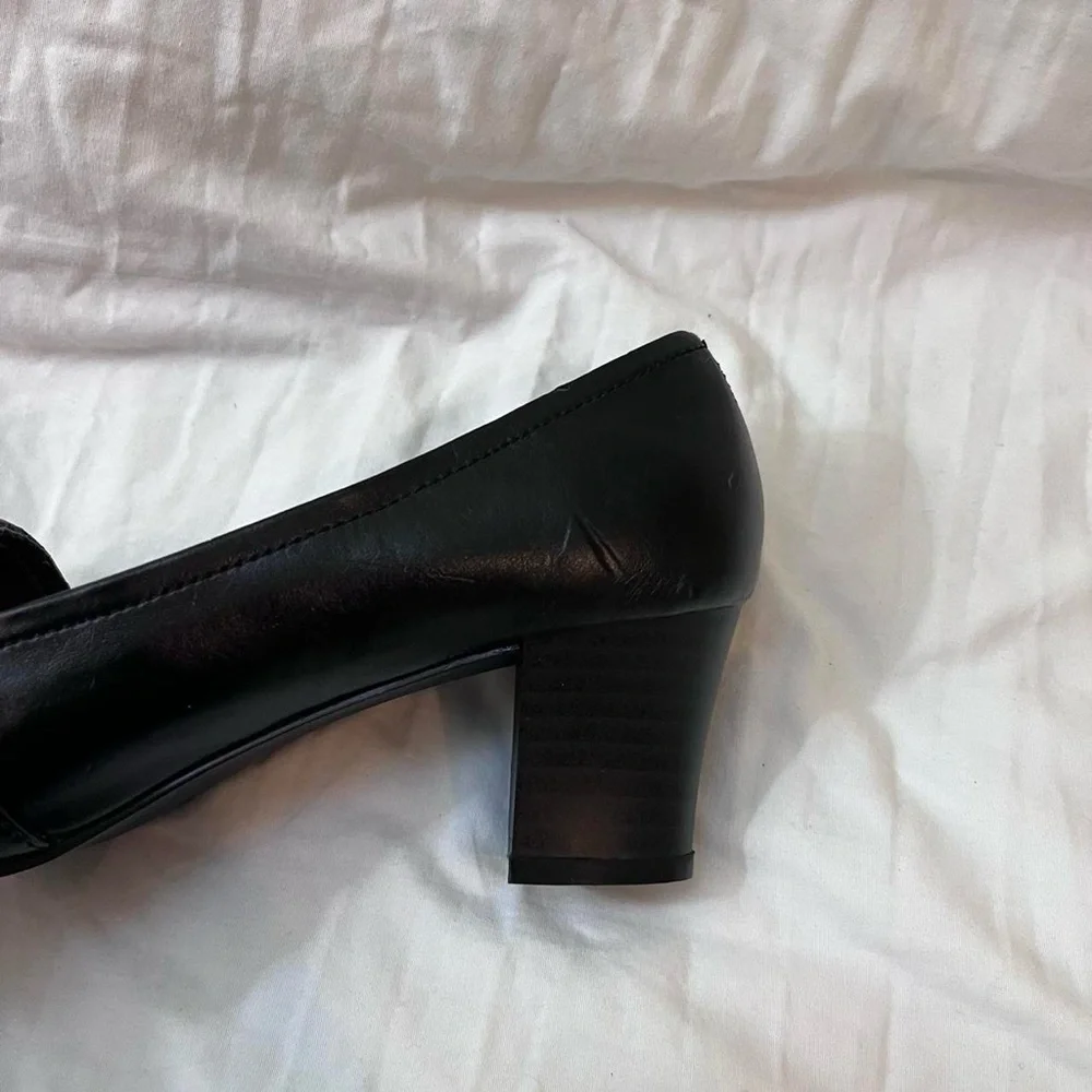 Hush Puppies black studious